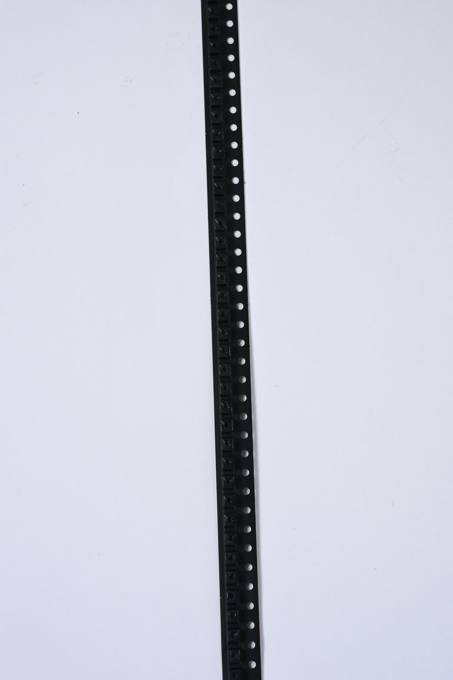 SMD LED Strip Lamp for Audio Systems – 20W, 2.7F Capacitance, 50V, PVC Build